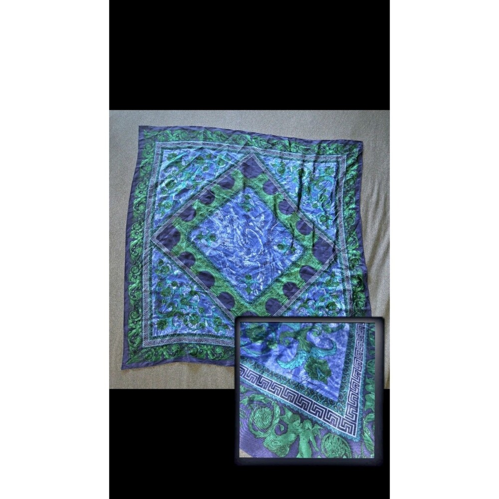 Vintage 100% Silk Ginnie Johansen baroque Victorian Blue Green Square Scarf 35in